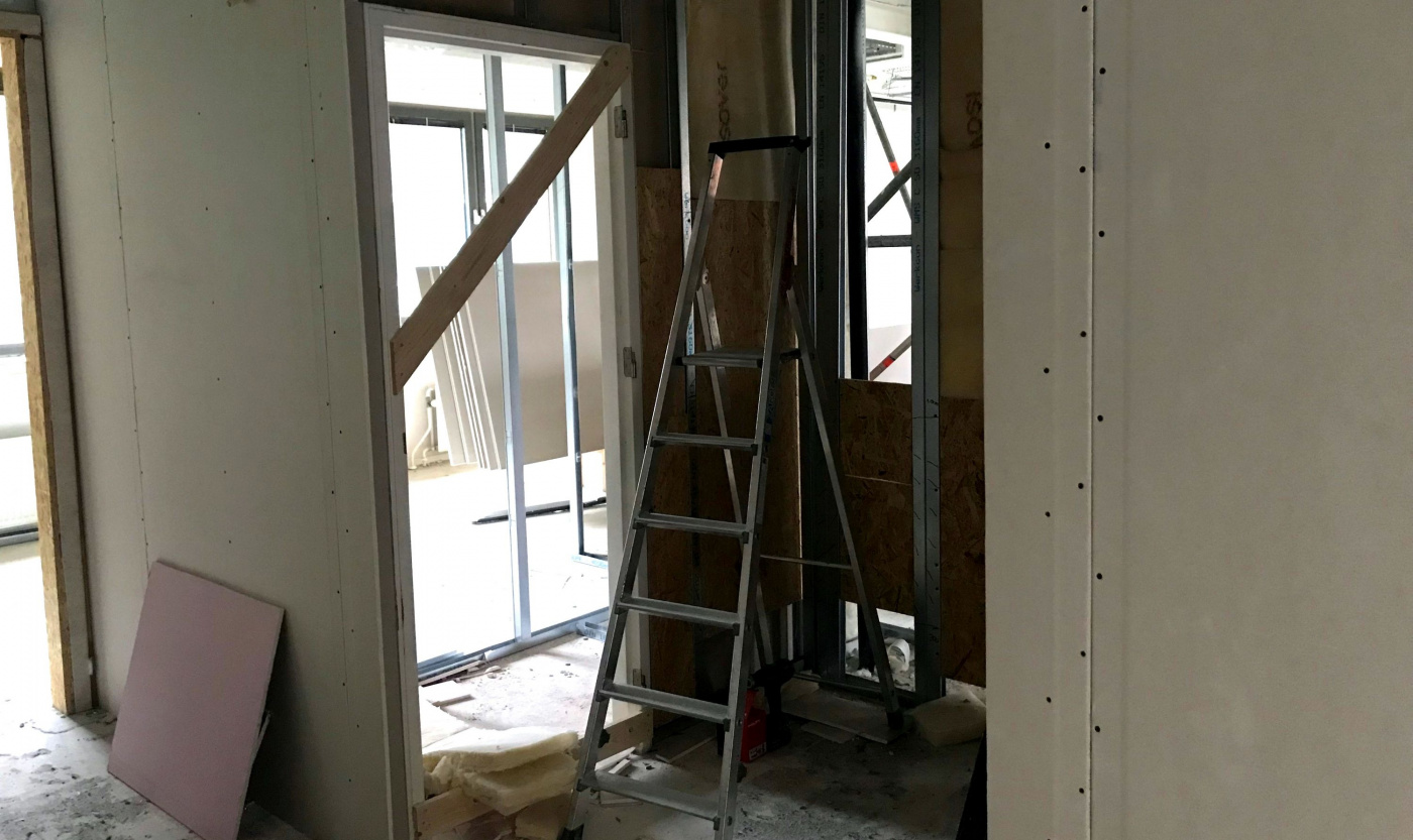 Toiletten in aanbouw